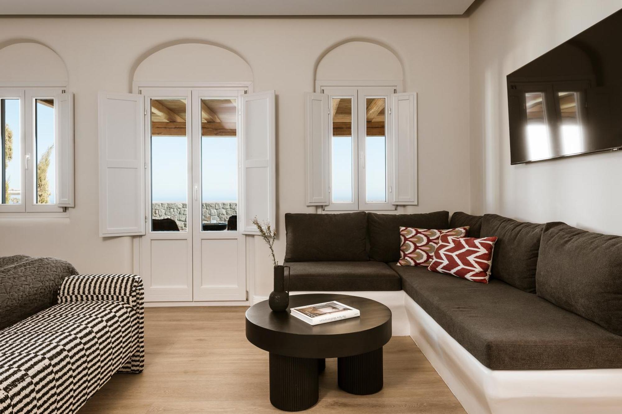 Nero Suites By Nomee Hospitality Group Imerovigli  Exterior photo