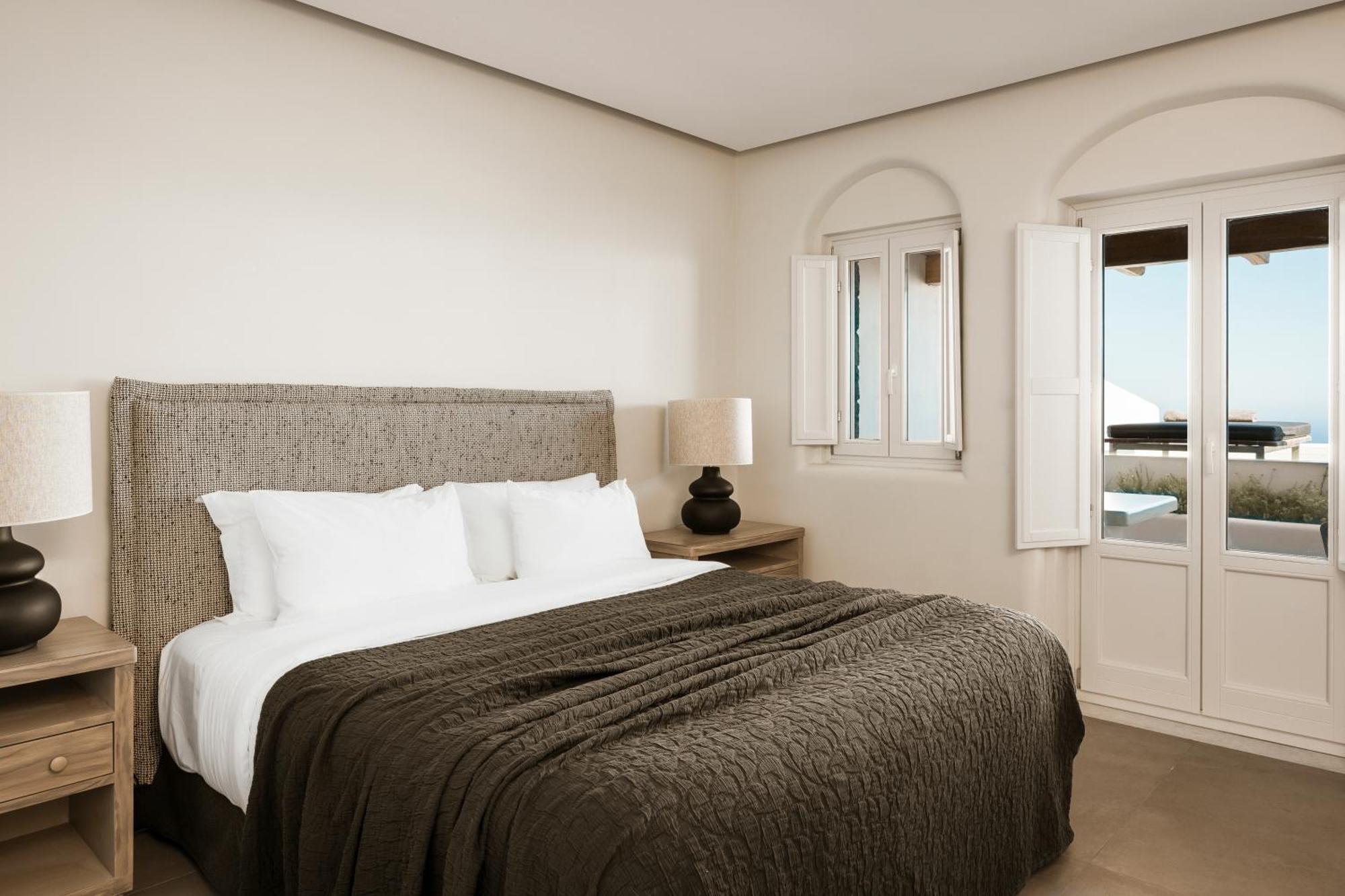 Nero Suites By Nomee Hospitality Group Imerovigli  Exterior photo